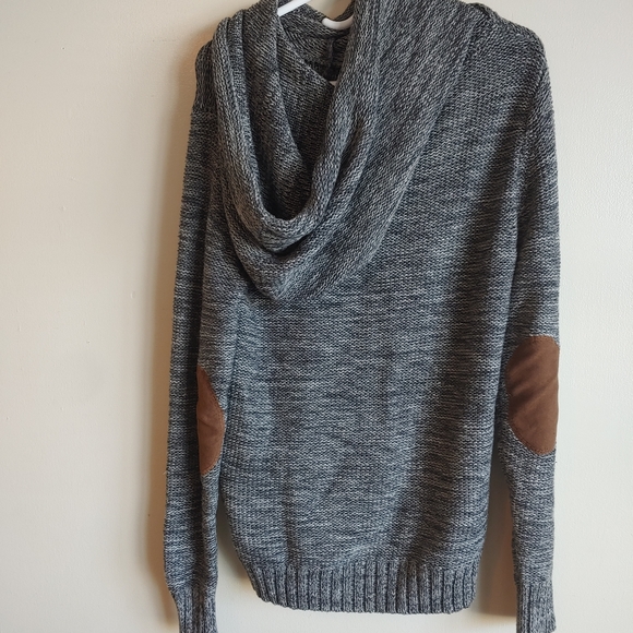 Sweater - Picture 3 of 5